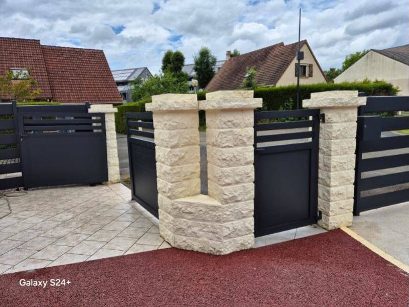 ETANEL Détail des soudures invisibles du portillon aluminium à Yvetot.