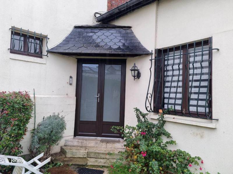 Une menuiserie en aluminium visuellement identique au bois qu’elle remplace, la sécurité et la lumière en plus !